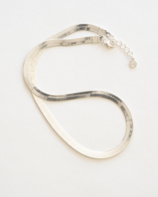 Pera Snake Chain Necklace in Silver